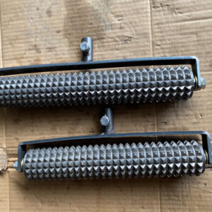 Con lăn tạo nhám gai